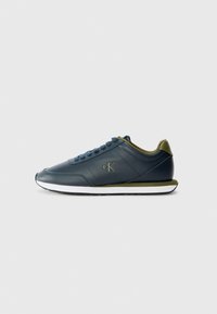 Calvin Klein Jeans RETRO RUNNER - Sneakers basse - navy/capers