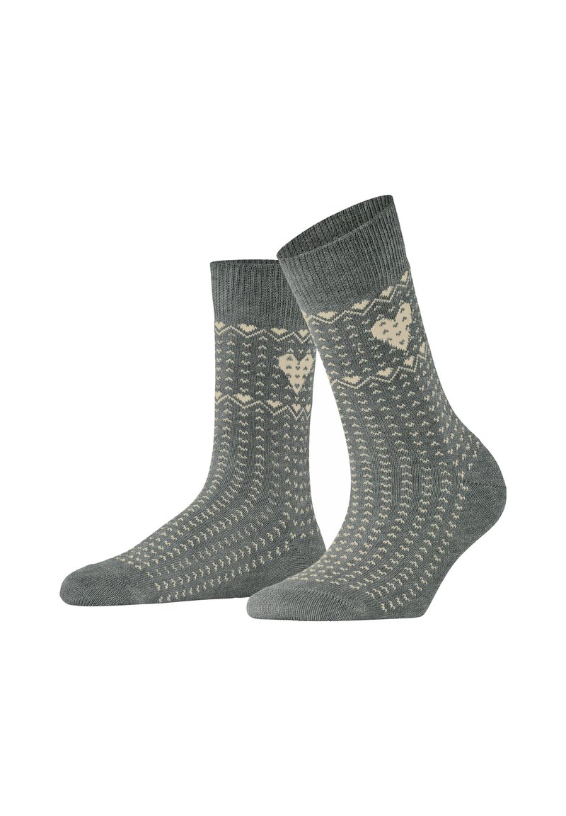 Graue gestrickte Socken mit cremefarbenen Mustern aus Herzen und Zickzacklinien. Die Textur ist weich mit gerippten Bündchen und einem runden Zehendesign.