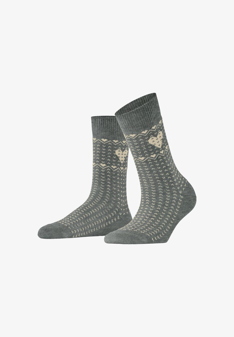 Graue gestrickte Socken mit cremefarbenen Mustern aus Herzen und Zickzacklinien. Die Textur ist weich mit gerippten Bündchen und einem runden Zehendesign.