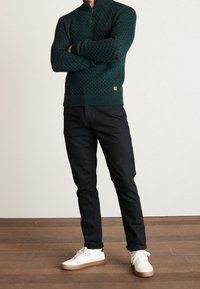 Next Sweter