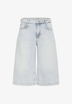 Svetlo modri jeans kratki hlače, dolžine do kolen, s ravnim krojem, petimi žepi in zapiranjem na gumb. Rahlo zbledela tekstura.