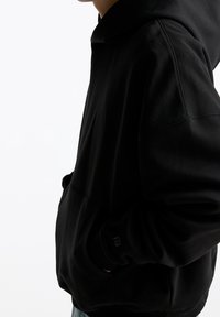 PULL&BEAR Jersey con capucha - black