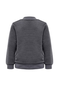 Mörkgrå tröja med en texturerad yta, rund halsringning, långa ärmar och ribbade muddar och nederkant. Inga synliga logotyper eller mönster.