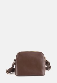 Borsa a tracolla in pelle marrone con chiusura a zip, forma rettangolare, tracolla regolabile e dettagli in metallo dorato. Tessuto liscio.