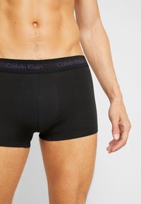 Calvin Klein Underwear LOW RISE TRUNK STRETCH 3 PACK - Cuecas boxer - black