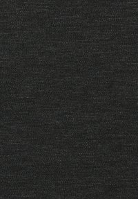 Schwarzer Strickstoff mit feiner Textur, einheitlicher Farbe und subtilen Variationen. Geeignet für eine Vielzahl von Bekleidungsanwendungen.