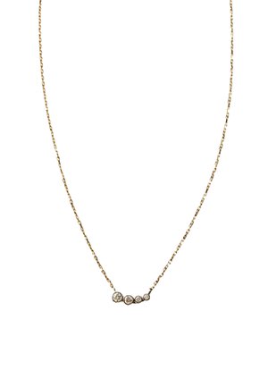 Delicado collar de cadena de oro con cinco piedras preciosas blancas redondas graduadas, colocadas en fila horizontal en el centro.