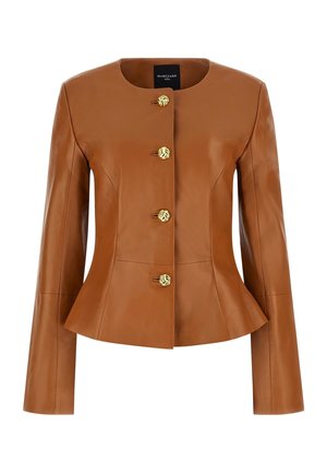 Veste pour femme en cuir marron avec un col rond, quatre boutons dorés en forme de nœud, une taille cintrée et des manches longues.