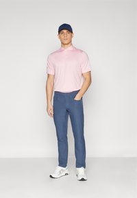 TravisMathew OPEN TO CLOSE - Hlače - navy