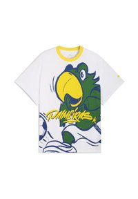 Hvid t-shirt med korte ærmer, der har et motiv af en grøn papegøje med en gul næb og blå detaljer. Gul ribbet krave med tekstdesign.