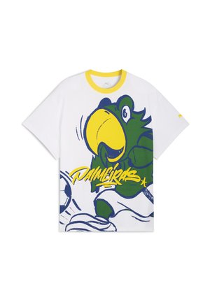 Hvid t-shirt med korte ærmer, der har et motiv af en grøn papegøje med en gul næb og blå detaljer. Gul ribbet krave med tekstdesign.