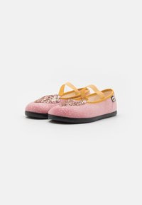 Bonton CHAUSSONS SARRA - Baleríny s páskem - peach whip