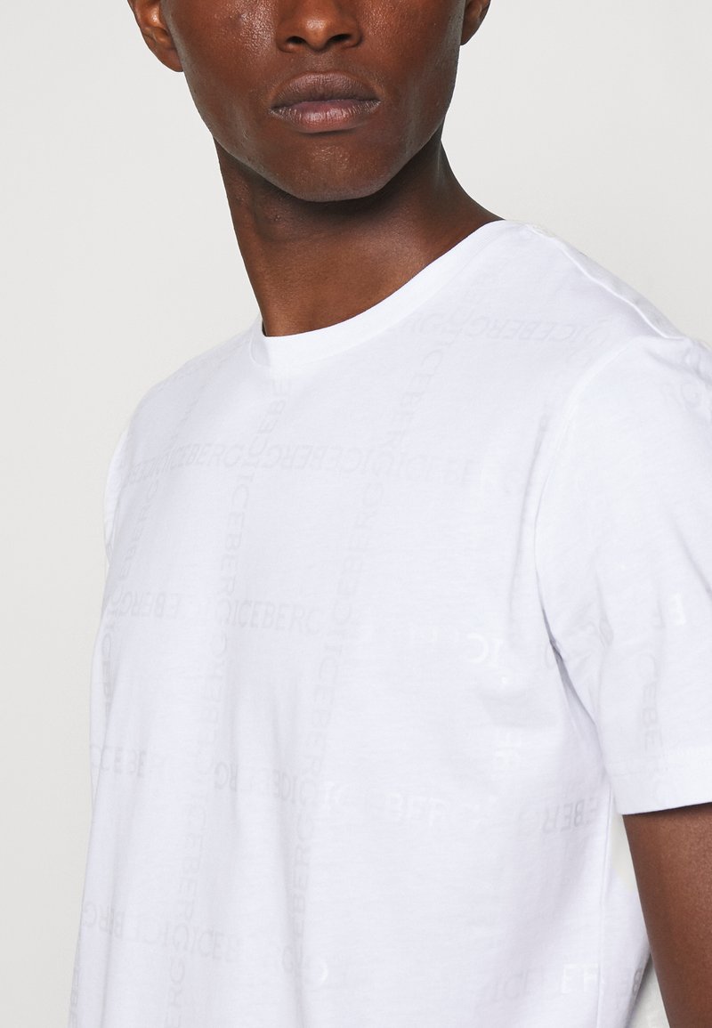 Herren Bekleidung | Iceberg T-Shirt print bianco ottico/weiß - EN82354 Herren Bekleidung | Iceberg T-Shirt print bianco ottico/weiß - EN82354