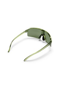 Zelené slnečné okuliare s tenkým, priehľadným zeleným rámom. Dizajn zahŕňa zaoblené šošovky a zakrivené ramená pre športový vzhľad.