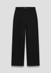 Zwarte wijde broekspijpen met een gladde textuur. Beschikt over een platte voorkant, zijzakken en een middelhoge tailleband voor comfort.