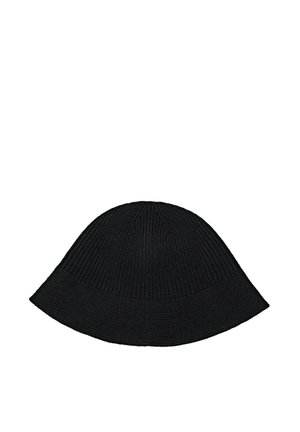 Zwarte gebreide bucket hat met een afgeronde kroon en een zachte, naar beneden hellende rand.