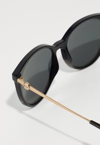 Armani Exchange Solbriller - shiny black