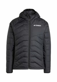 Zwarte gevoerde jas met ritssluiting en capuchon. Heeft een chevron-quiltontwerp en een witte logo op de bovenste linkerkant.