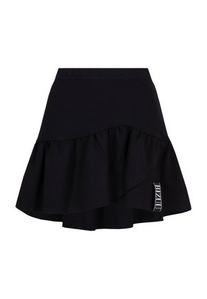 Zwarte asymmetrische rok met ruches aan de zoom en een klein wit BIZUU-logolabel aan de onderkant aan de rechterkant.