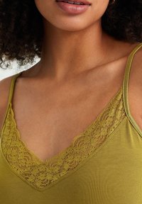 WE Fashion SINGLET - Top - green