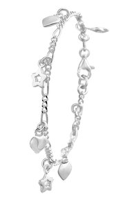 Bracelet en chaîne argentée avec des charms en forme de cœur, d'étoile et de feuille. Comprend un fermoir à homard et des maillons texturés, avec une finition brillante.