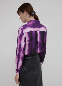 Calliope MOTIFS - Chemisier - une variante