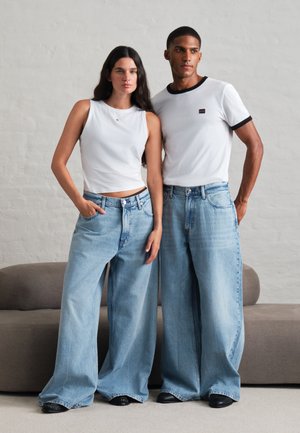 Calvin Klein Jeans, EXCLUSIVE BAGGY JEANS - Vaqueros baggy - blue jeans