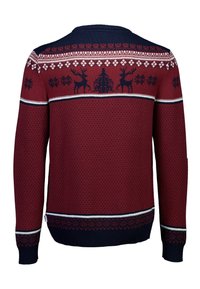 Bordeauxroter Pullover aus Strick mit navyblauen und weißen Mustern, der über dem oberen Rücken Reh, Schneeflocken und ein Weihnachtsbaumdesign zeigt.
