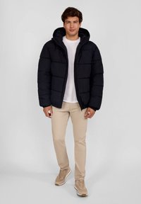 RESPECT PADDED WITH HOOD - Vinterjakker - black