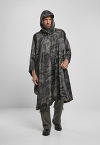 Brandit PONCHO - Vandeniui atspari striukė - darkcamo