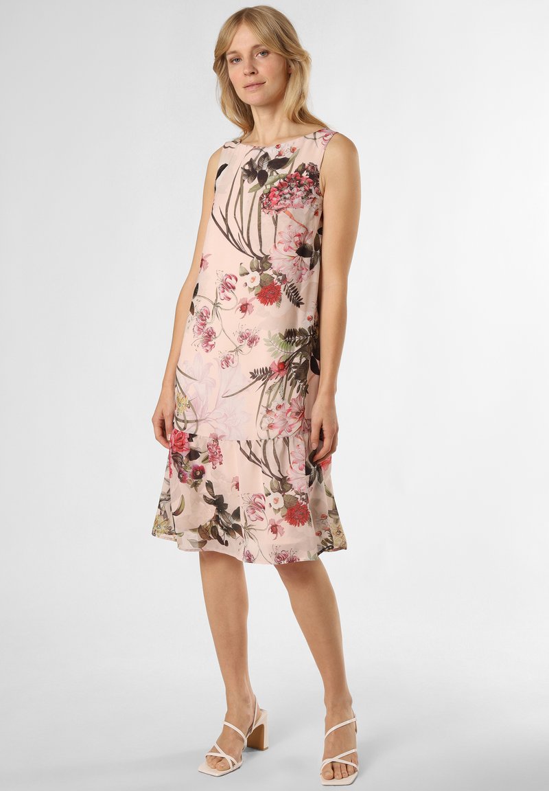 Ärmelloses, blumiges Kleid aus leicht pinkfarbenem Stoff, mit schichtartigem Saum und einer Vielzahl bunter Blumenmuster. Quadratischer Ausschnitt und lockere Passform.