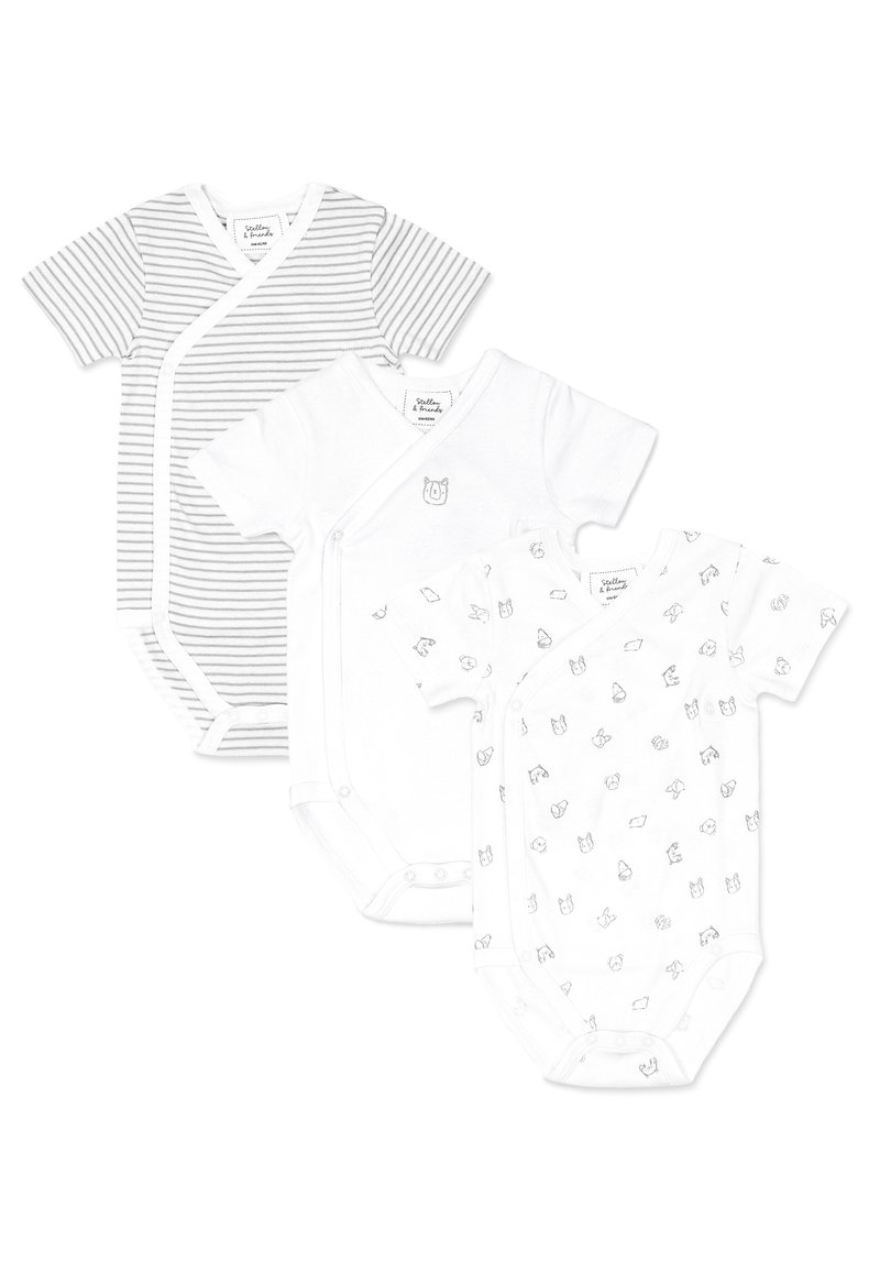 Tre bodies a manica corta in morbido cotone: uno a righe grigie, uno bianco con grafica di gufo e uno bianco con motivi di stampe di animali sparsi.