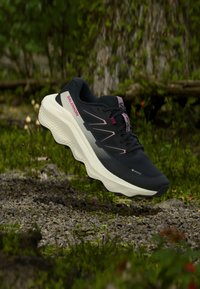 Δεν επιλέχθηκε, black/dawn pink/vanilla ice