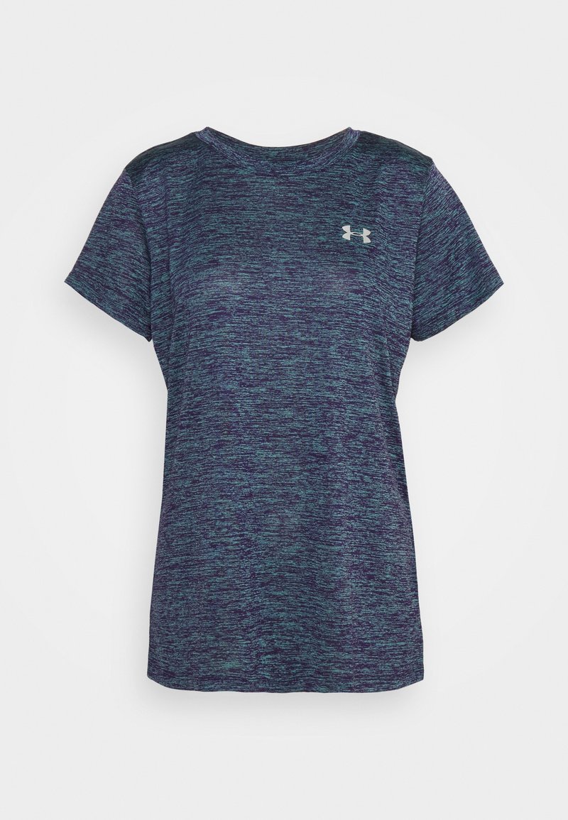 Fialové sportovní tričko s krátkým rukávem, které má texturovaný melírovaný vzor a malé stříbrné logo na hrudi.