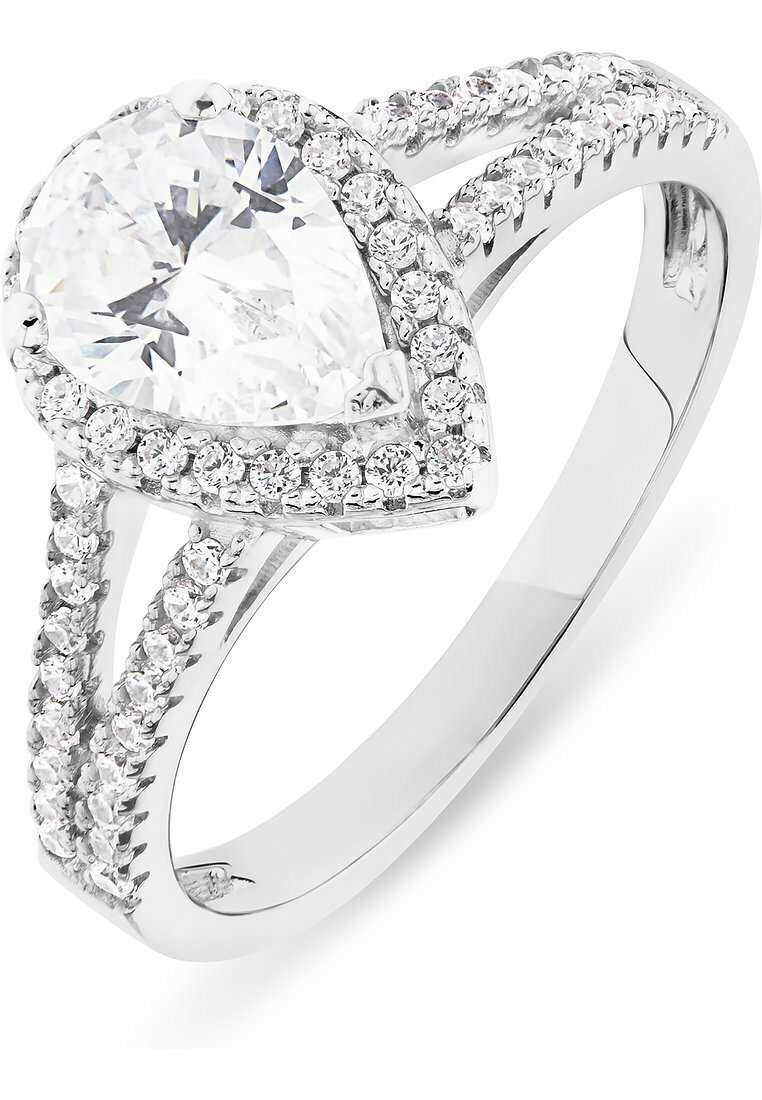 Bague en argent avec une pierre précieuse claire en forme de poire, entourée de petits diamants le long d'un bandeau à double tige. Fini en haute brillance.