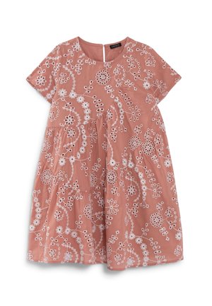 Kurzärmeliges, staubrosa Kleid mit weißer Blumenstickerei, rundem Ausschnitt, tailliertem Bund und Knopfverschluss hinten.