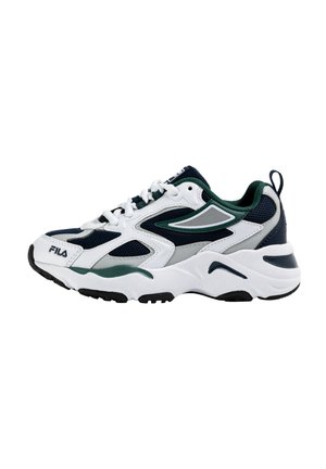 Baskets de sport FILA blanches, bleu marine, grises et vertes avec des panneaux en mesh, des lacets et une semelle épaisse et rembourrée vues de profil.