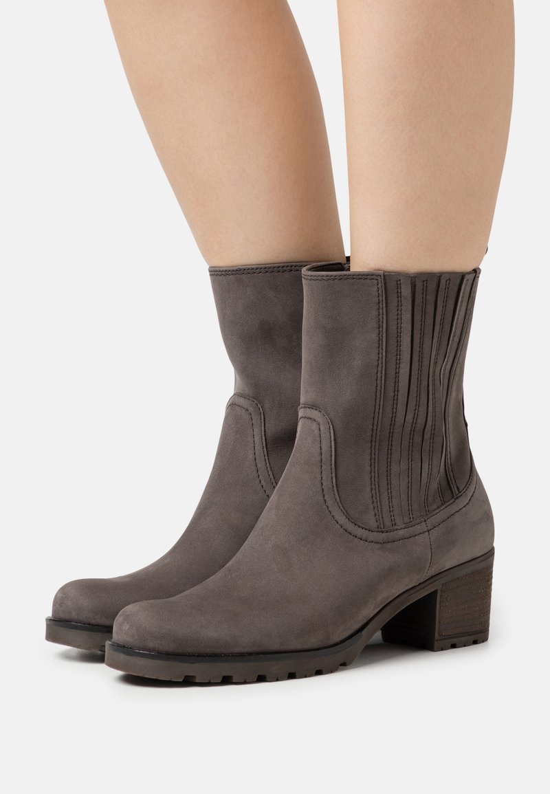 gabor women's comfort sport boots