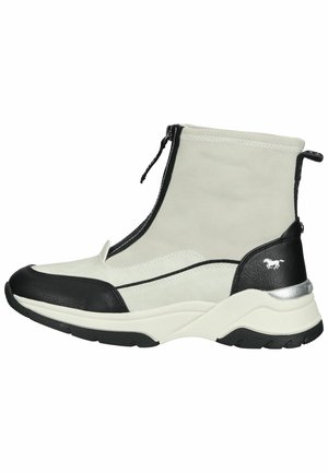 Mustang Bottines compensées - ivory
