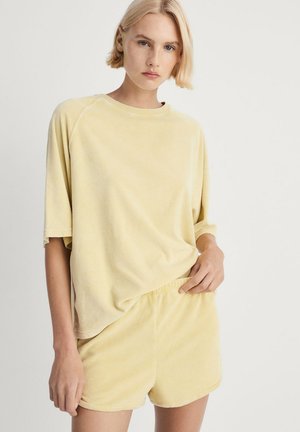 Shorts - mustard yellow
