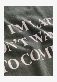 Ausgewählt, charcoal grey