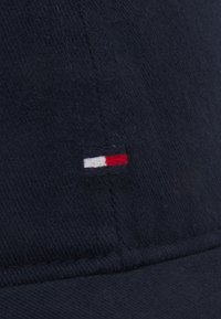 Tommy Hilfiger FLAG SOFT PANEL UNISEX - Kapa - space blue