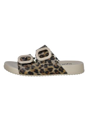 Sandalia tipo slide con suela beige y tiras con estampado de leopardo con dos grandes hebillas beige para un ajuste ajustable.