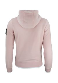 Rosa huvtröja med en texturerad yta, som har ribbade mudd och nederkant, samt en logotypdetalj på baksidan nära nacken.