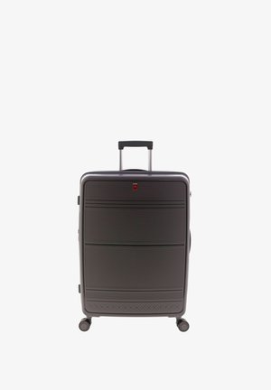 Hartschalenkoffer in mattem Schwarz mit horizontalen Rillen, einem versenkten Griff, 4 Rädern und einem strukturierten Bodendesign.