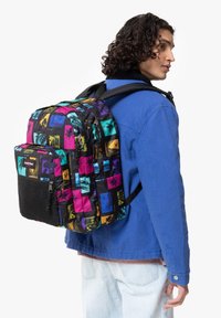 Eastpak PINNACLE - Mochila - city bay black