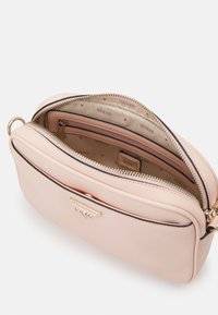 Guess MERIDIAN  - Borsa a tracolla - light peach