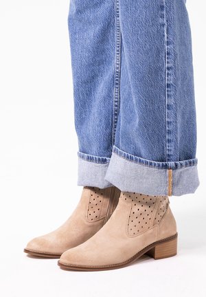 Classic ankle boots - beige