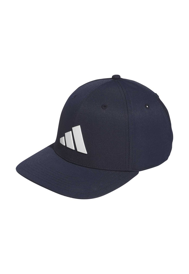 Mørkeblå kasket med et tekstureret stof, der har et stort hvidt Adidas-logo på fronten og en buet skygge. Justerbar bagside.
