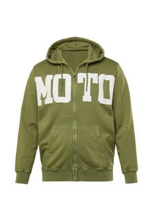 Oliven grøn zip-up hoodie med stort hvidt "MOTO" tekst på brystet, snøre hætte og to forlommer. Blød tekstur, afslappet design.